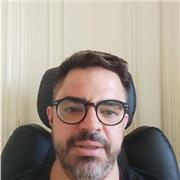 Me gusta la enseñanza. Fomentar el criterio al alumno y trabajar para que desarrolle su creatividad.